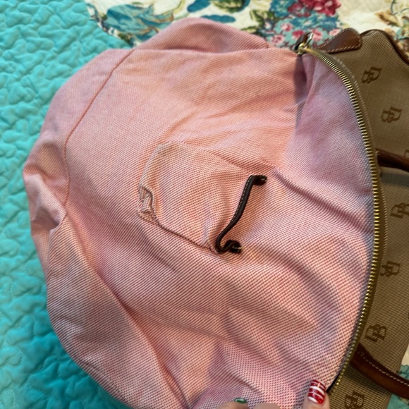Dooney and Bourke GUC k6998671 - Picture 5 of 9